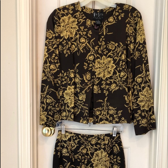 Via Seta Studio Silk Suit, jacket sz 12 skirt sz 6 - Picture 2 of 7
